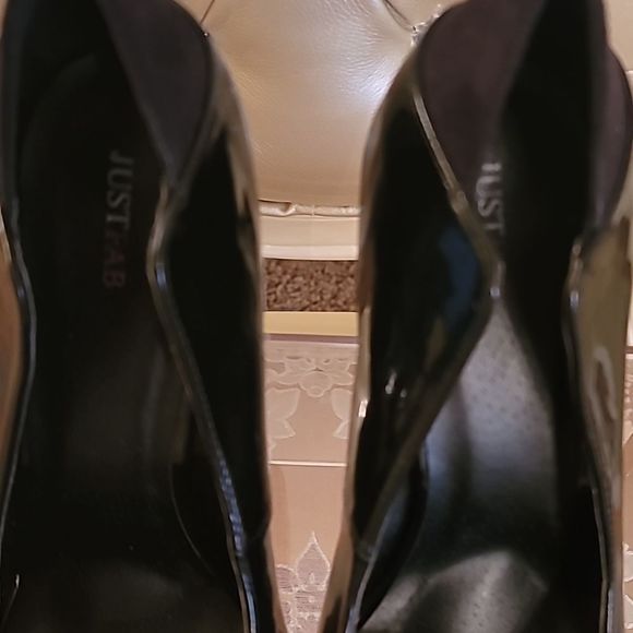 JustFab Lucine Black & White Heels - Picture 10 of 16